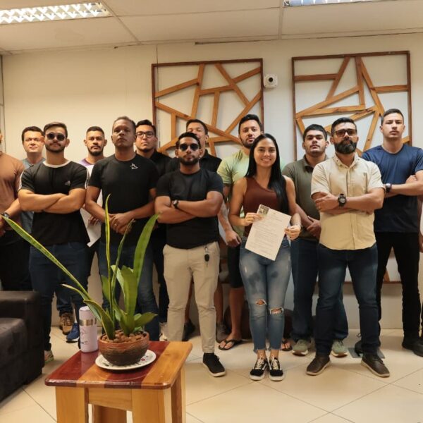 Carteiras funcionais são entregues aos policiais penais recém-empossados