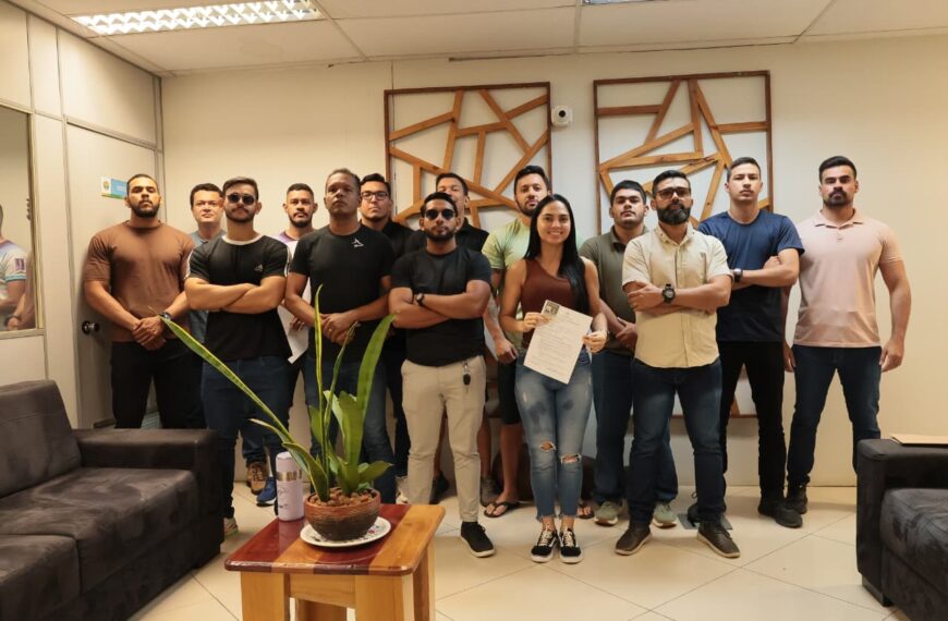 Carteiras funcionais são entregues aos policiais penais recém-empossados