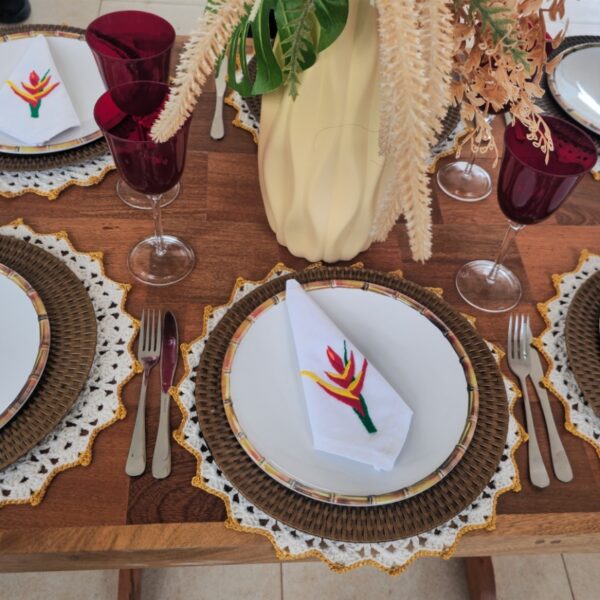 Iapen expõe trabalhos de mulheres privadas de liberdade na feira Caravana Delas