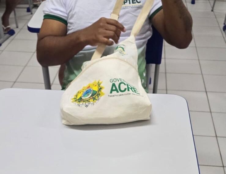 Iapen e Ieptec entregam kits profissionalizantes a detentos de Senador Guiomard